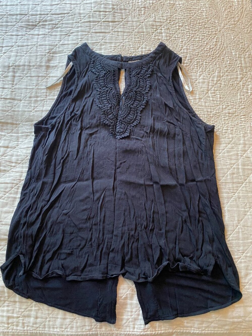 Pale Sky-Black Linen Women's Tank top- Keyhole front and back- Like new!